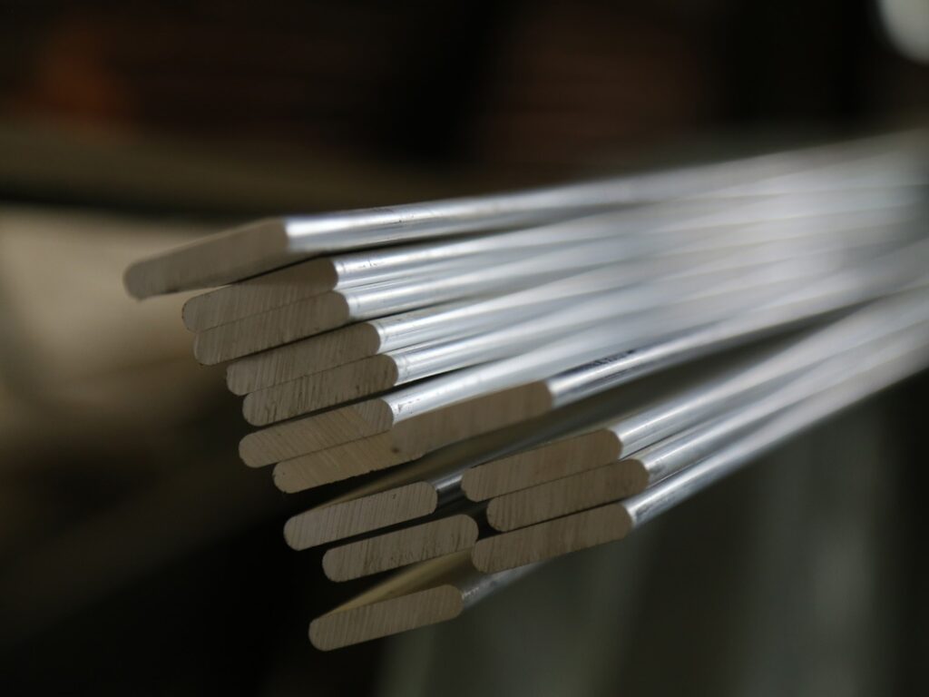 Алюминиевая шина 80х7 80 мм 7 мм А5Е ГОСТ 15176-89